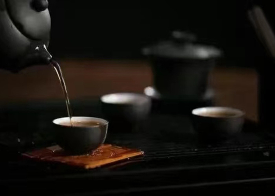 Thé Oolong chaud ou froid avec arôme floral pour les suggestions de service