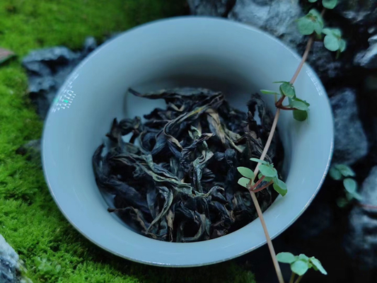 2022 Nouveau printemps de la tête de thé Wuyi montagne du thé noir Zhengshan petites fleurs fruitées haut de la montagne du thé sauvage Tongmu Guan SAN t