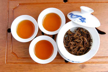 Jin Junmei 80g boîte cadeau en conserve thé fleur de montagne wuyi petite graine lianyun usine de thé en gros