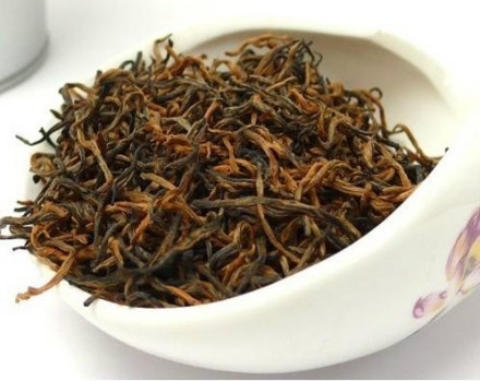 Découvrez l'élégance du thé blanc Feibai Anji bourgeon d'or - thé à la pivoine dorée