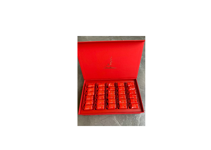 Le thé de roche Wuyi est un thé oolong, produit dans la montagne Wuyi dans le nord du Fujian, les arbres à thé poussent dans les fissures rocheuses.